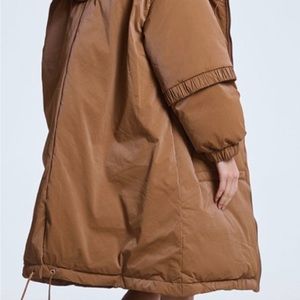 LATTELIER PUFF COAT- BRAND NEW with tags size medium